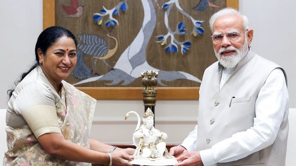 PM मोदी ने बनाया इतिहास: सबसे लंबे समय तक सरकार प्रमुख रहने का रिकॉर्ड, CM रेखा गुप्ता ने दी बधाई