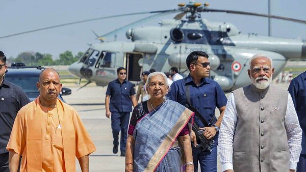 Jewar Airport: 'हर दो मिनट में उड़ेगा एक जहाज', PM मोदी ने किया एशिया के सबसे बड़े एयरपोर्ट का उद्घाटन!