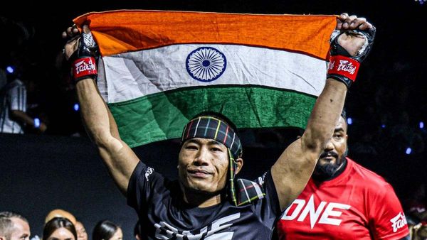 भारतीय MMA फाइटर ने धमाकेदार जीत के बाद रिंग में लगाए भारत माता के जयकारे