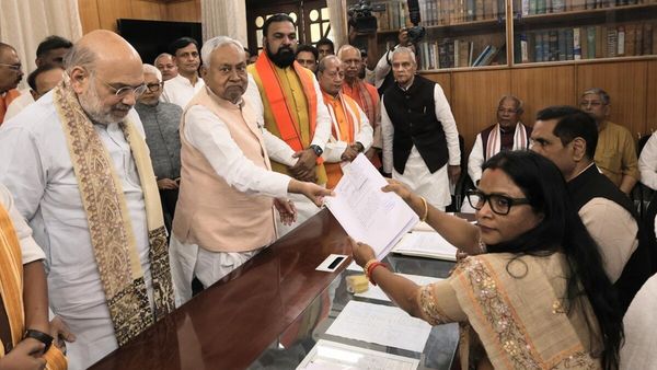 Nitish Kumar ने राज्यसभा के लिए किया नामांकन, कब देंगे CM पद से इस्तीफा? बिहार में नई सरकार का फॉर्मूला तय!