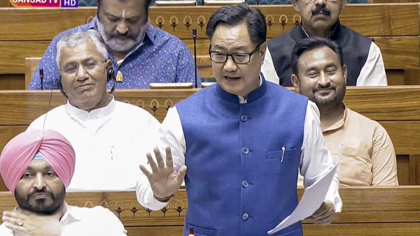 Parliament Budget Session Day 2 Highlights: स्पीकर को हटाने के प्रस्ताव पर तीखी बहस, सरकार-विपक्ष में जंग