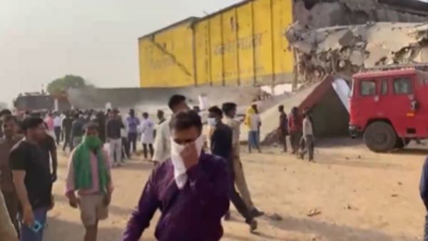 Prayagraj Cold Storage Collapses: कैसे अचानक ढह गई पूर्व सपा MLA की कोल्ड स्टोरेज बिल्डिंग? 4 की मौत-20 दबे