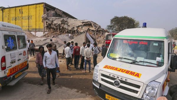 Prayagraj Cold Storage Collapses: कोल्ड स्टोरेज हादसे में हिरासत में सपा नेता, अधिकारी सस्पेंड, 7 के खिलाफ FIR
