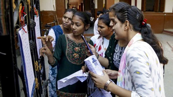 UPTET 2026 Registration: यूपी में सरकारी टीचर बनने का मौका! रजिस्ट्रेशन में की ये गलती तो टूट जाएगा सपना!