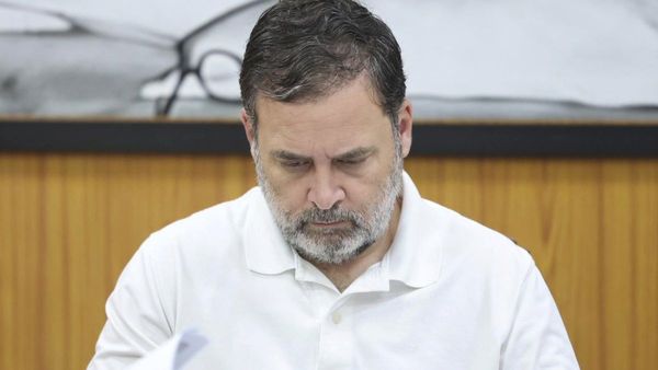 Rahul Gandhi: अकेलेपन को लेकर राहुल गांधी ने तोड़ी चुप्पी, जुबां पर आया दिल का हाल! वीडियो वायरल