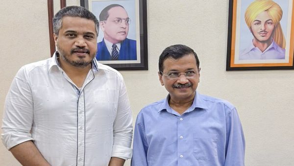 Ajit Pawar Plane Crash: हादसे की जांच की मांग पर केजरीवाल से मिले रोहित पवार, DGCA पर लगाए आरोप