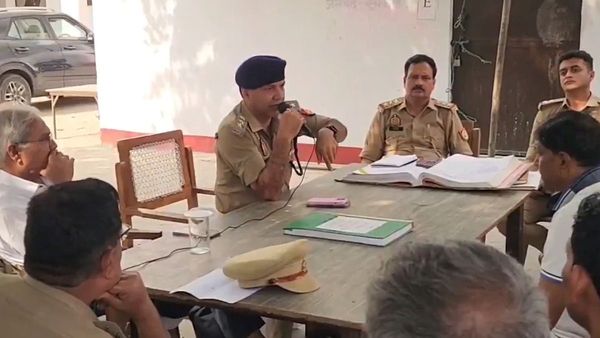 VIDEO: 'कानून व्यवस्था बिगाड़ी तो इलाज कर दूंगा,' ईरान का समर्थन करने वालों पर भड़के संभल सीओ