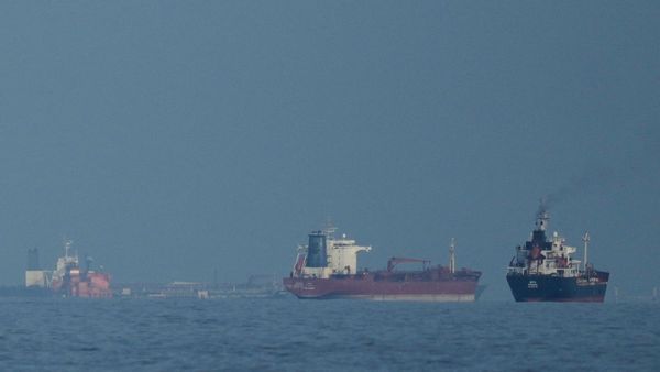 LPG गैस संकट के बीच भारत को बड़ी राहत, ट्रंप ने समंदर में फंसे 13 करोड़ बैरल रूसी तेल से प्रतिबंध हटाया