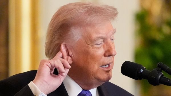 Iran Israel War: 'हार गया ईरान, पड़ोसियों के सामने किया सरेंडर', Trump ने किया दावा, तो क्या खत्म हो जाएगी जंग