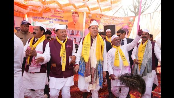 Uttarakhand News: होली के रंगों में झलकी उत्तराखंड की संस्कृति और आस्था, सीएम धामी ने जनता के साथ मनाया पर्व