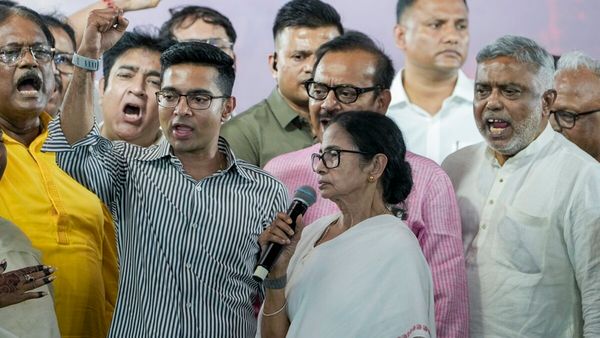 West Bengal Election 2026: बंगाल के 50% विधायक पर क्रिमिनल केस, 152 MLA करोड़पति, किस पार्टी का क्या रिकॉर्ड?