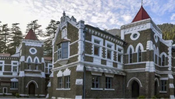 उत्तराखंड उच्च न्यायालय ने ग्राफिक एरा हिल विश्वविद्यालय में बीसीए के छात्र की मौत की जांच के निर्देश दिए।