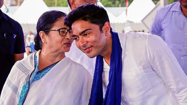 टीएमसी के अभिषेक बनर्जी ने चुनाव रणनीति की समीक्षा की