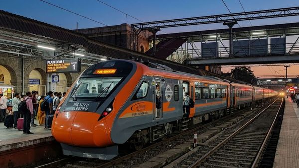 Pune-Bengaluru Vande Bharat Sleeper: पुणे से बेंगलुरू महज 13 घंटे में, 16 AC कोच वाली स्‍लीपर को मिली मंजूरी 