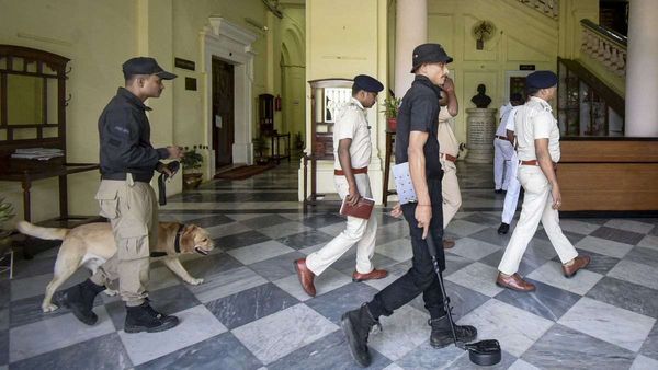 Bihar Legislative Assembly: विधानसभा की सुरक्षा में बड़ी सेंध? ईमेल से मिली बम से उड़ाने की धमकी