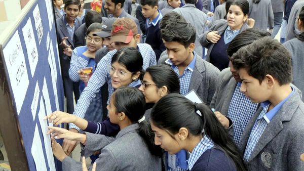 CBSE Results Announcement 2026: किस तारीख को आएगा 10वीं-12वीं का रिजल्ट? डेट को लेकर आया नया अपडेट