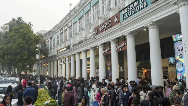 Delhi Aaj Kya Khula Kya Bandh: अंबेडकर जयंती पर क्या खुला-क्या बंद? ट्रैफिक और मेट्रो को लेकर ये है अपडेट