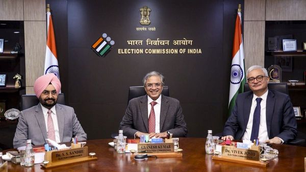 West Bengal में वोटिंग का 'महा-सैलाब' देख ECI ने किया सैल्यूट! किन जिलों में हुई रिकॉर्ड तोड़ पोलिंग?