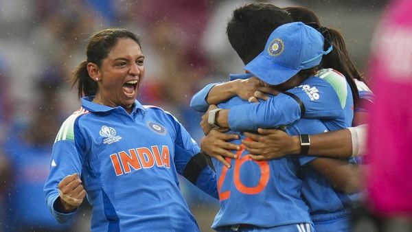 RSAW vs INDW: क्रिकेट की नई 'क्वीन' बनीं हरमनप्रीत कौर? सालों पुराना रिकॉर्ड तोड़ रच दिया इतिहास