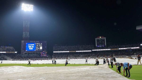 KKR vs PBKS: केकेआर-पंजाब मैच में जोरदार बारिश जारी, क्या है मुकाबला रद्द होने का टाइम