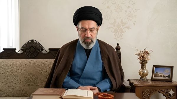Trump ने ईरान के Mojtaba Khamenei को कर दिया लाचार? पैर का 3 बार ऑपरेशन, हाथ-चेहरे की सर्जरी, नकली पैर की आस 