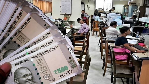 DA Hike News: कर्मचारियों-पेंशनर्स की बल्ले-बल्ले! कैबिनेट ने 2% DA बढ़ाया, खाते में आएगा एरियर का बोनस