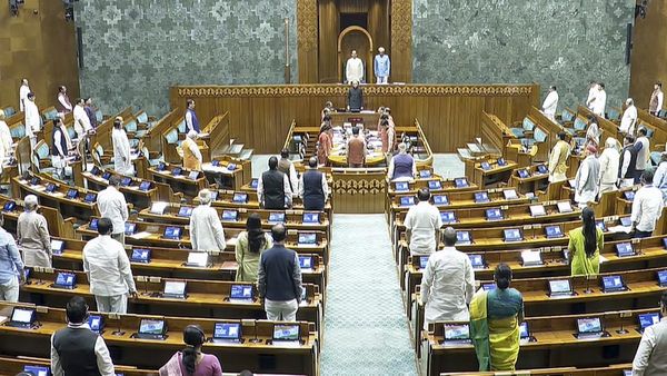 Parliament Special Session 2026: क्यों बुलाया जा रहा विशेष सत्र? महिला आरक्षण और परिसीमन पर फैसला!