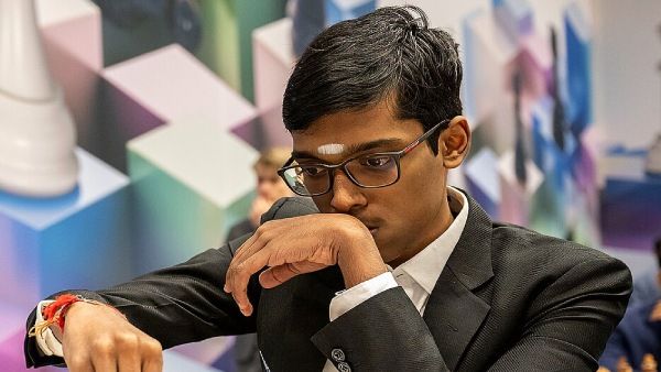 ग्रैंडमास्टर आर प्रग्नानंद को सिंदारोव से हार का सामना करना पड़ा