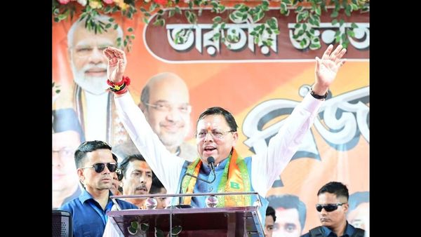 बंगाल के चुनावी रण में ‘धाकड़’ धामी, बनगांव में रोड शो से दिखाया दम