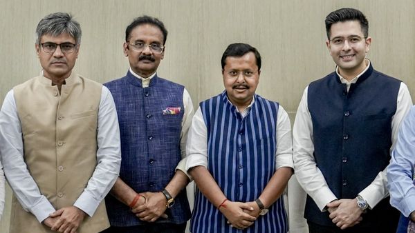Rajya Sabha के 7 AAP सांसद BJP में आए! NDA की ताकत कितनी बढ़ी? 2/3 बहुमत कितना दूर? पूरा गणित समझें