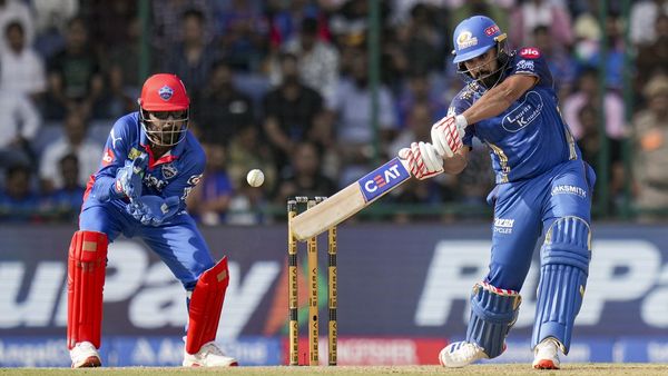 IPL 2026: Rohit Sharma ने तोड़ा धोनी का सालों पुराना रिकॉर्ड! दिल्ली के खिलाफ इतिहास रच किया कमाल