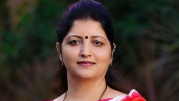 Rupali Chakankar की बहन प्रतिभा स्‍वयंभू बाबा आशोक खरात केस में फंसी, 132 फर्जी खाते, 62 करोड़ का लेनदेन 