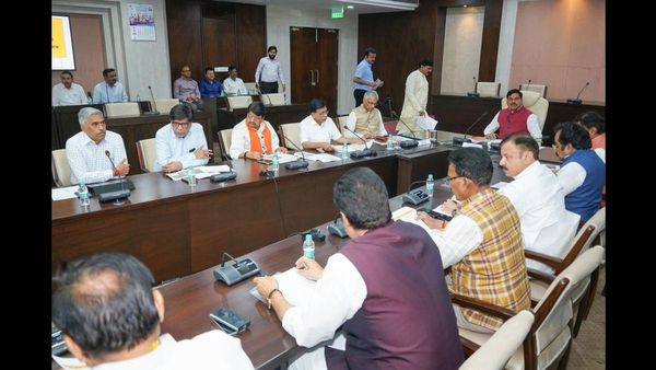 MP News: सिंहस्थ 2028: सभी कार्य 2027 की दीपावली तक पूरे करने के निर्देश, 2923 करोड़ से अधिक के 22 प्रोजेक्ट्स को मंजूरी