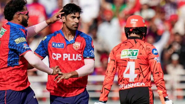 SRH vs PBKS: पंजाब किंग्स टीम ने हैदराबाद के खिलाफ मैच में क्यों पहनी काली पट्टी? दुखद घटना कर देगी भावुक