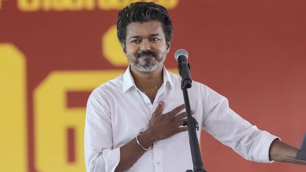Tamil Nadu Assembly Election 2026: क्या रात 8 बजे तक डाले जाएंगे वोट? थलपति विजय ने क्यों रखी इतनी बड़ी मांग?