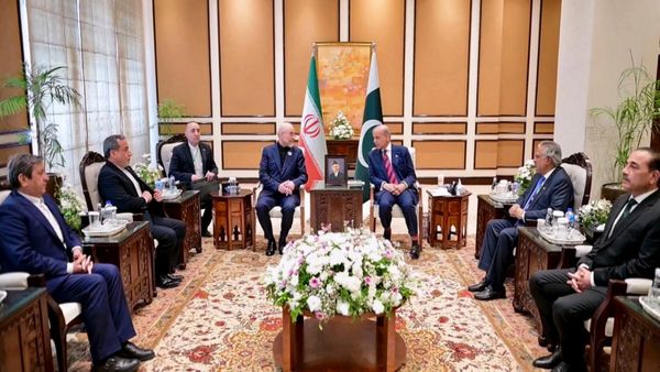 US Iran War Talks: आगबबूला हुआ ईरान, बोला- 'अमेरिका धोखेबाज, देशहित के लिए हम हर साधन का करेंगे इस्‍तेमाल'