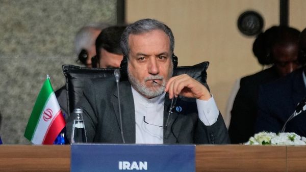 'US Ceasefire चुने या इजरायल के जरिए युद्ध जारी रखे', ईरान ने Lebanon हमलों के बीच होर्मुज फिर बंद किया