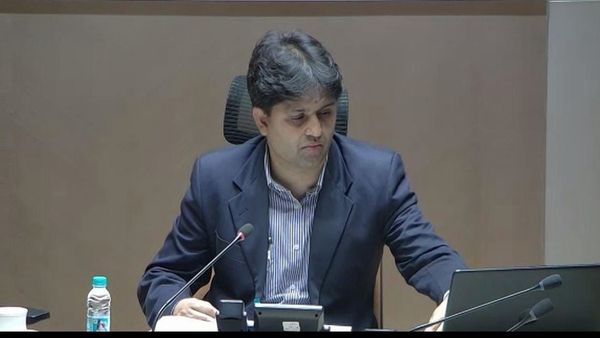 ललितपुर फार्मा पार्क बनेगा ग्लोबल एक्सपोर्ट हब! UPSIDA–JNPA के बीच बड़ा MoU, निवेश और रोजगार को मिलेगा बूस्ट