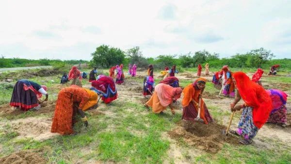 परिसीमन के बाद मध्य प्रदेश विधानसभा ने विधानमंडलों में महिलाओं के लिए 33% आरक्षण को मंजूरी दी