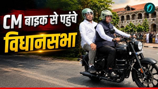 Maharashtra CM देवेंद्र फडणवीस बाइक चलाकर पहुंचे विधानसभा, बिना कारों के काफिले के कैसे हुई सुरक्षा? Video