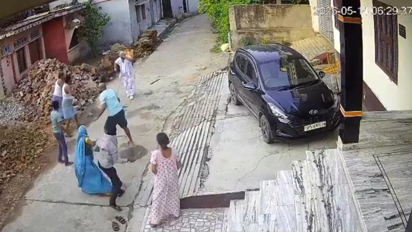 Ganga Prasad Nishad Attack: सपा सरकार में मंत्री रहे गंगा निषाद पर हथौड़े से वार, Haren Pandya की तरह हुआ हमला