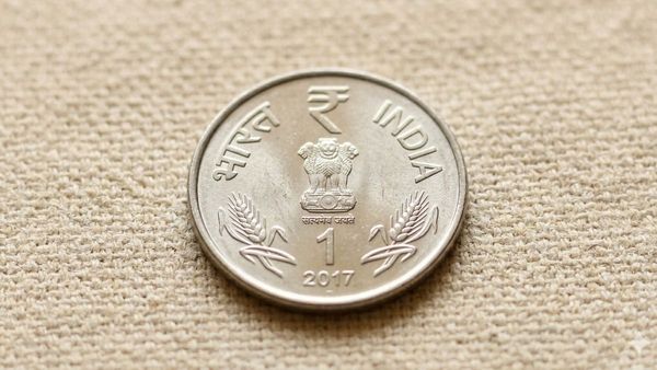 INR Vs PKR: डॉलर के बाद पाकिस्तान के मुकाबले गिरा रुपया! कितनी आई गिरावट? क्या रही वजह?