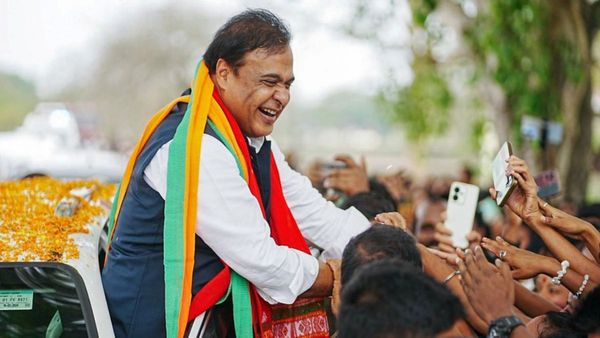 Assam CM Oath Ceremony: हिमंता बिस्वा सरमा ने ली असम के CM पद की शपथ, PM मोदी समेत ये दिग्गज रहे मौजूद