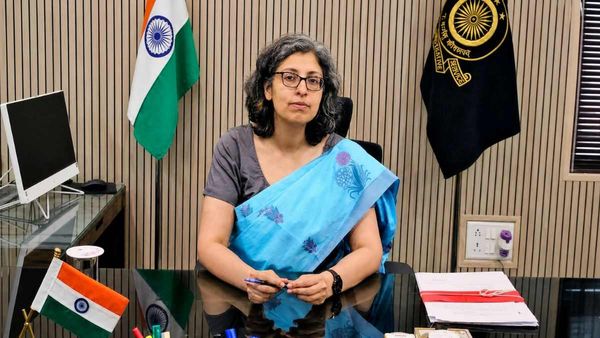 IAS Chinmayee Gopal: गांव-गांव जाकर करती हैं इंसाफ! कौन हैं चिन्मयी गोपाल? टीना डाबी से खास कनेक्शन
