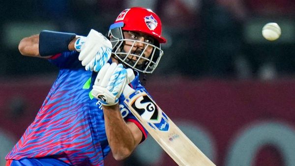 IPL 2026: अक्षर पटेल के ऊपर चल गया BCCI का हथौड़ा, दिल्ली कैपिटल्स की जीत के बाद सुनाई कड़ी सजा
