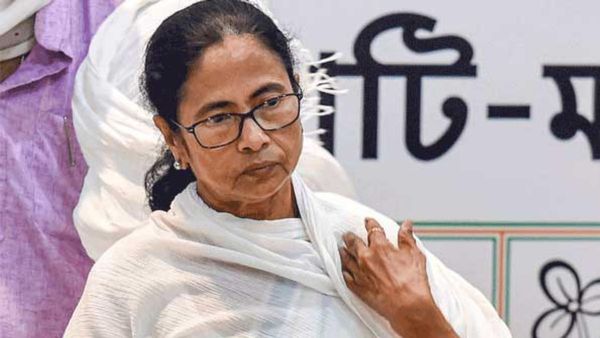 Mamata Banerjee ने आखिरकार स्‍वीकार ली भाजपा से हार? सोशल मीडिया पर कर दिया यूं इज़हार