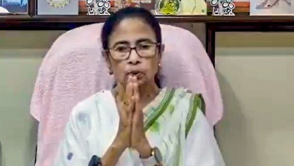 80 में से सिर्फ 20 पहुंचे! ममता बनर्जी ने बुलाई बैठक, क्‍या विधायकों ने दिखाया ठेंगा?