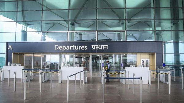 Noida Airport से बिहार को झटका, शुरुआती लिस्ट में पटना-दरभंगा का नाम गायब, कहां-कहां के लिए होंगी उड़ाने?