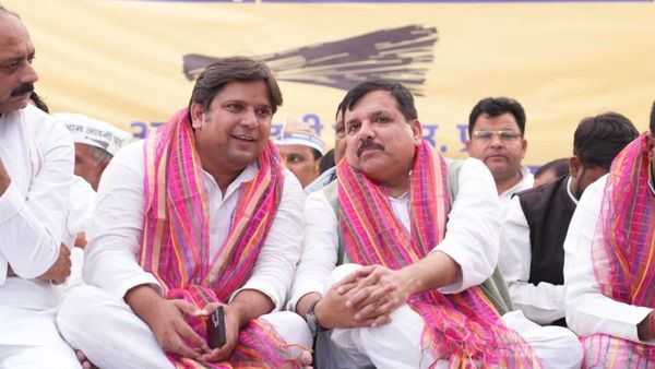 AAP की 'रोजगार दो-सामाजिक न्याय दो' पदयात्रा शुरू, संजय सिंह ने पेपर लीक और महंगाई पर सरकार को घेरा