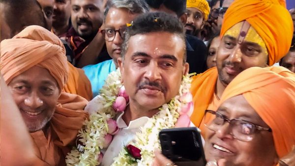Suvendu Adhikari बंगाल की पहली भाजपा सरकार में बने सीएम, शपथ लेते ही सोशल मीडिया पर बढ़ गए फॉालोअर्स